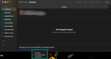AirDrop menu showing the visibility settings dropdown.