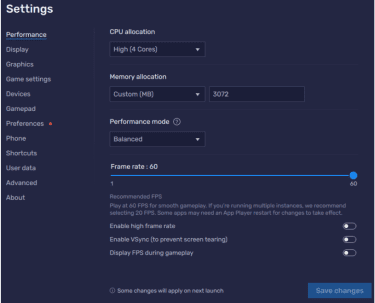 The BlueStacks settings menu is open to the Performance page. There are options to adjust CPU allocation, Memory allocation, performance mode, and frame rate.